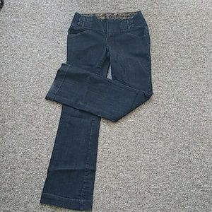 ❤very cute bell bottom jeans❤